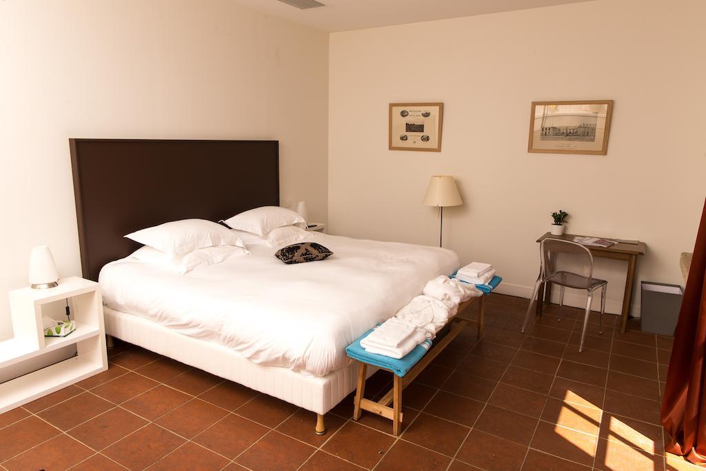 Les Cinq Sens Du Chateau Mayne Lalande Hotell Castelnau-de-Médoc Rum bild