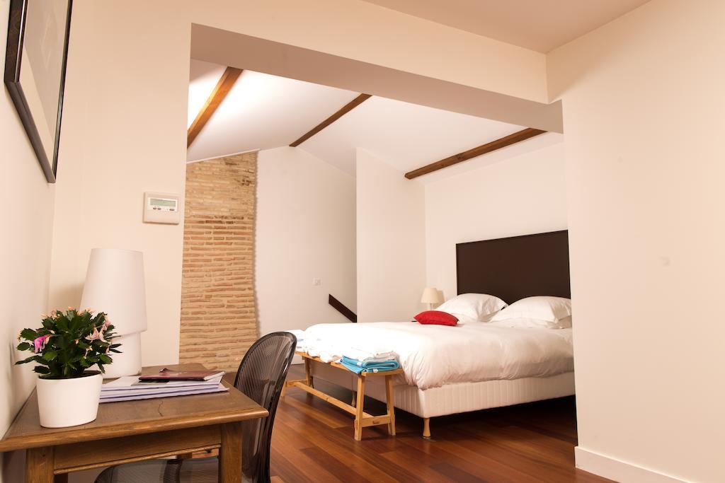 Les Cinq Sens Du Chateau Mayne Lalande Hotell Castelnau-de-Médoc Rum bild