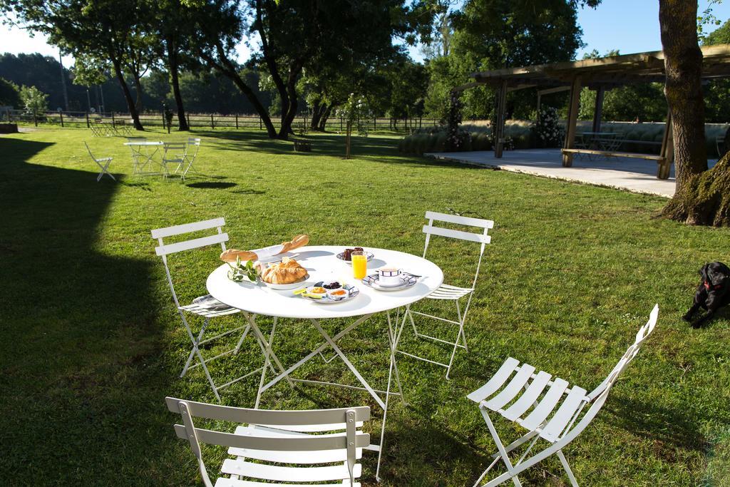 Les Cinq Sens Du Chateau Mayne Lalande Hotell Castelnau-de-Médoc Exteriör bild